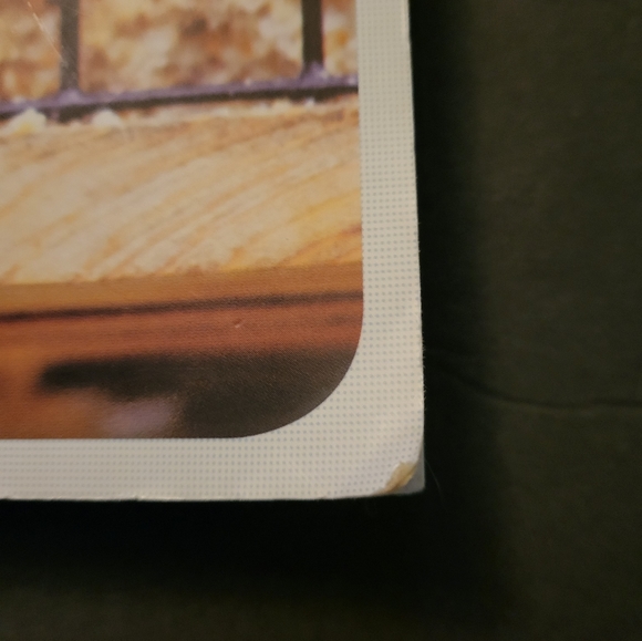 For The Birds: A Month by Month Guide to Attracting Birds to Your Backyard. Used - Picture 4 of 10